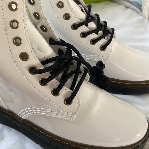 DR MARTENS - Picture 2 of 4